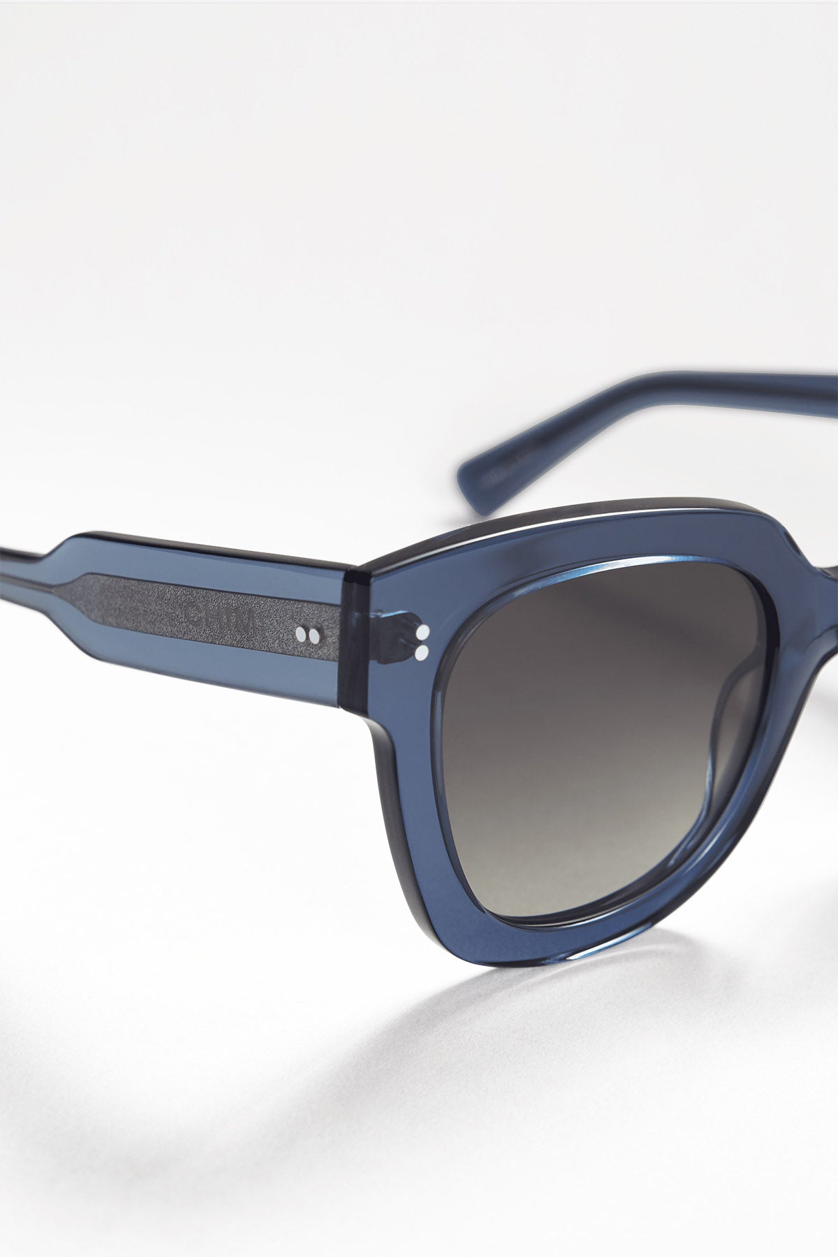 08 SUNGLASSES BY CHIMI