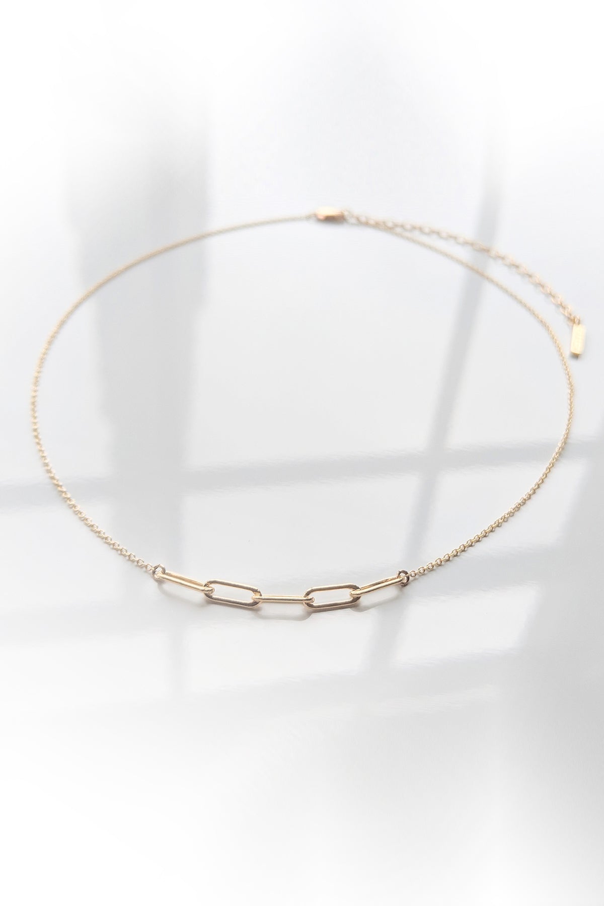 CORA NECKLACE BY THATCH