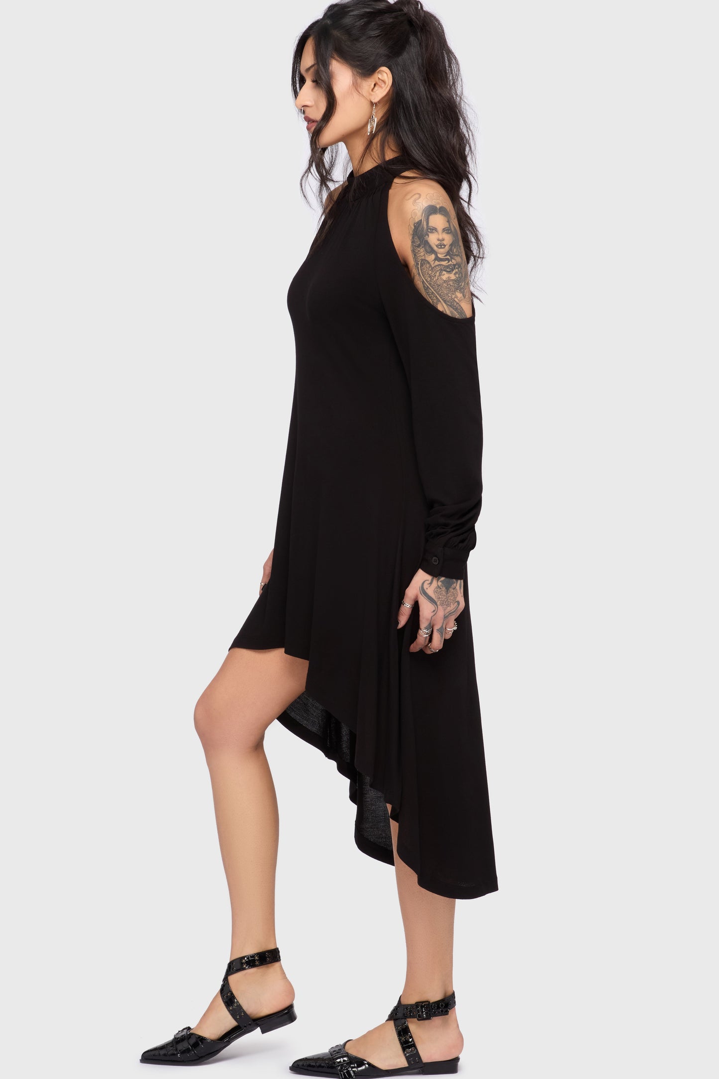 Kihilist Obsidienne Cold Shoulder Dress