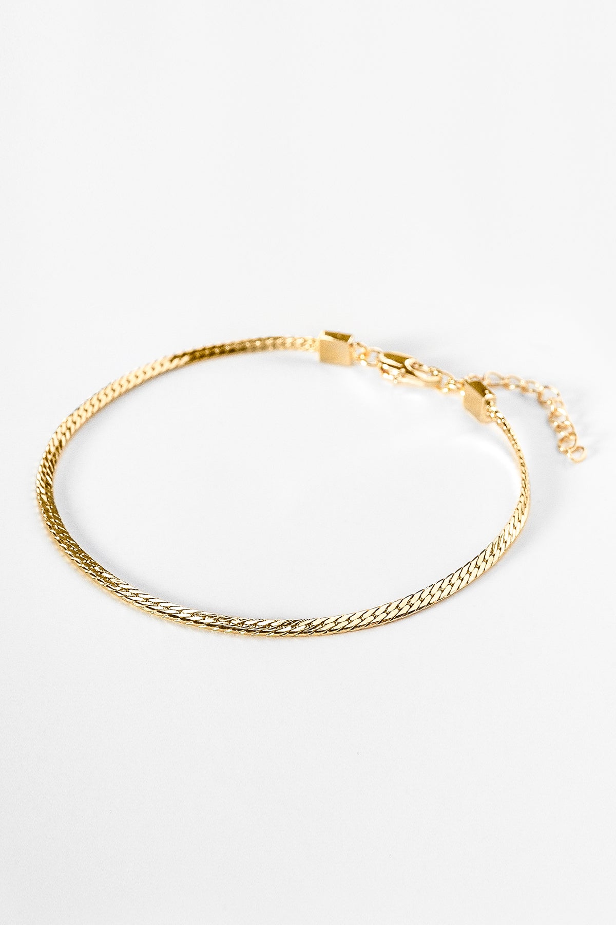 MINI DANI HERRINGBONE BRACELET BY THATCH