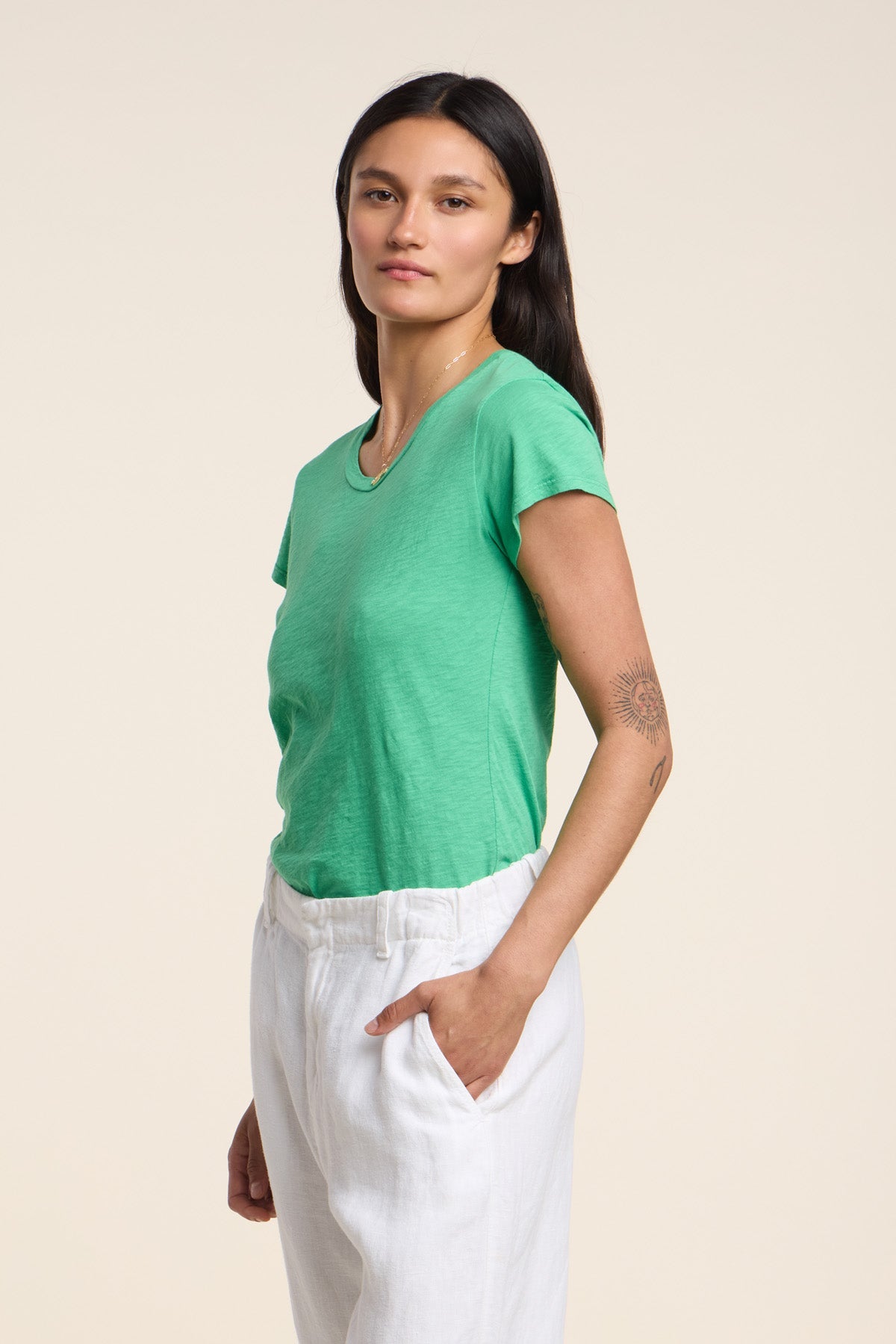 ODELIA TEE