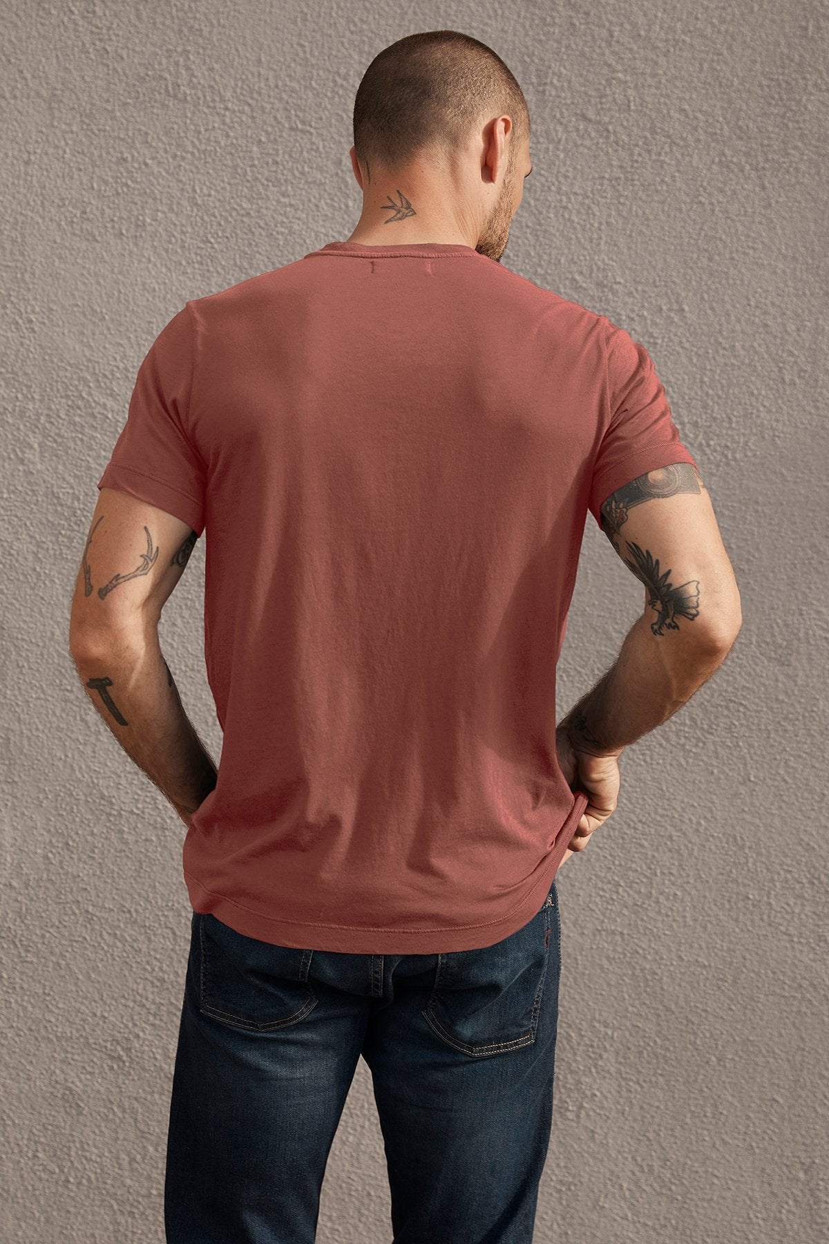 SAMSEN WHISPER CLASSIC V-NECK TEE