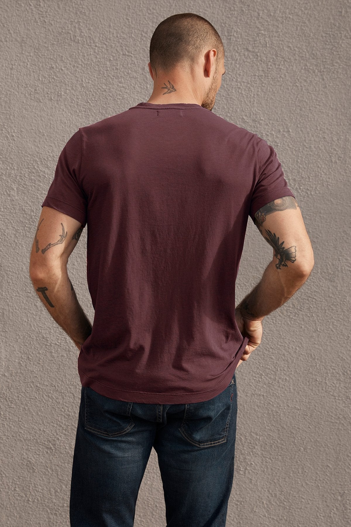 SAMSEN WHISPER CLASSIC V-NECK TEE