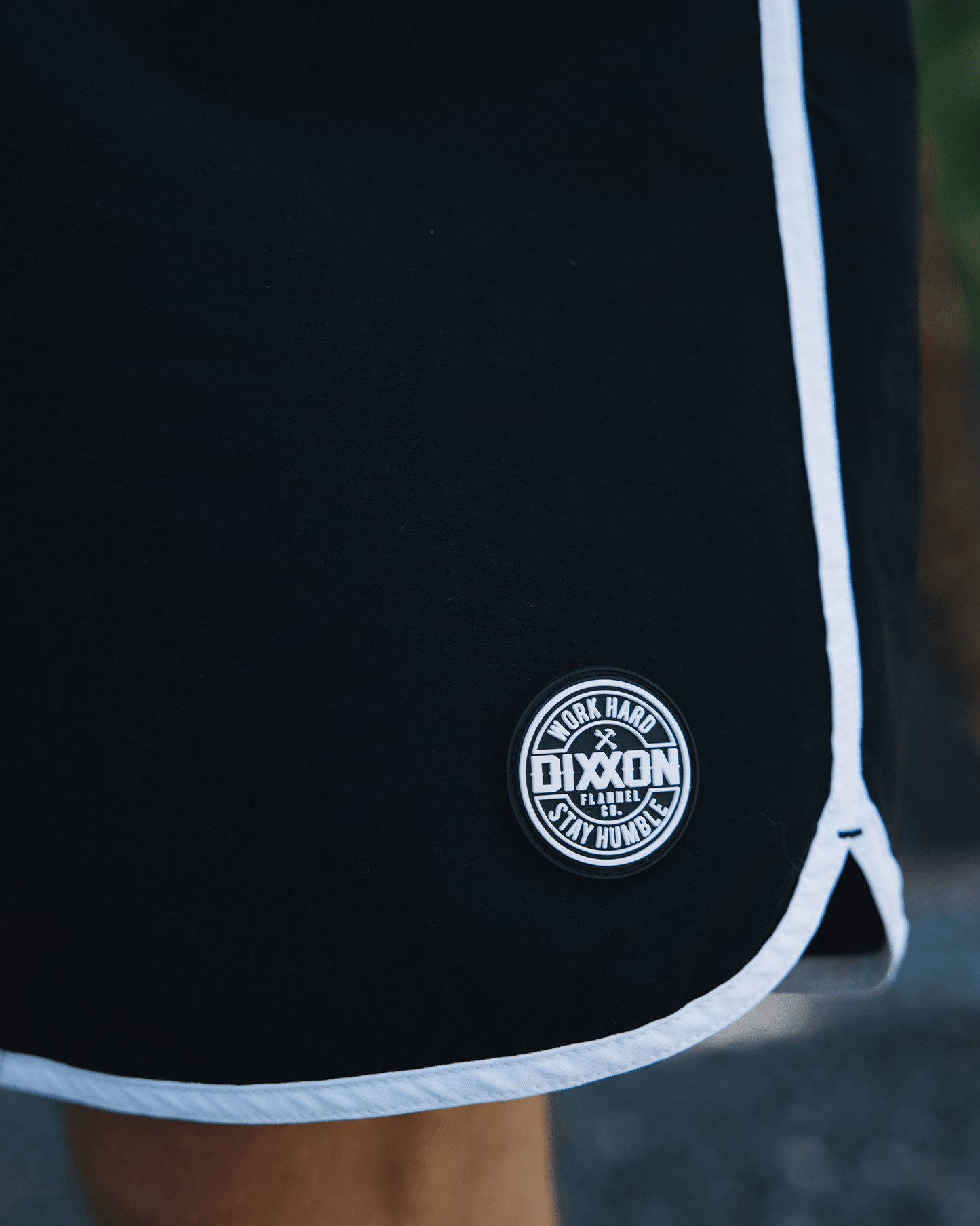Black & White 7" Boardshorts