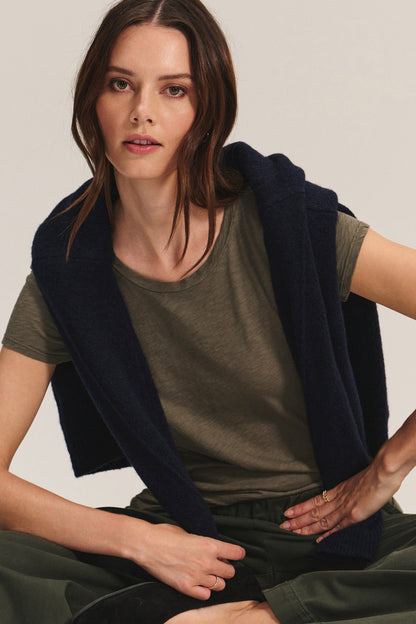 ODELIA TEE