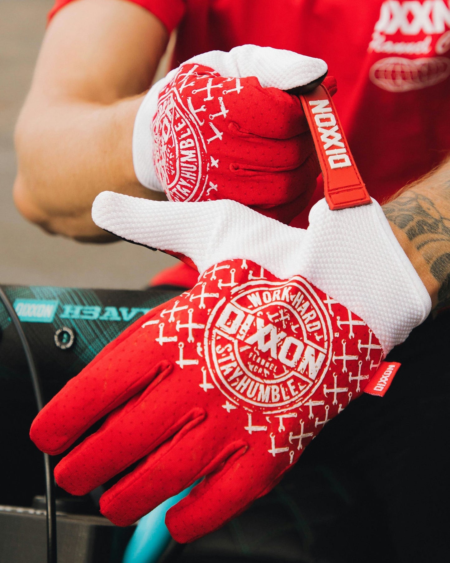 Corpo Moto Gloves - Red & White