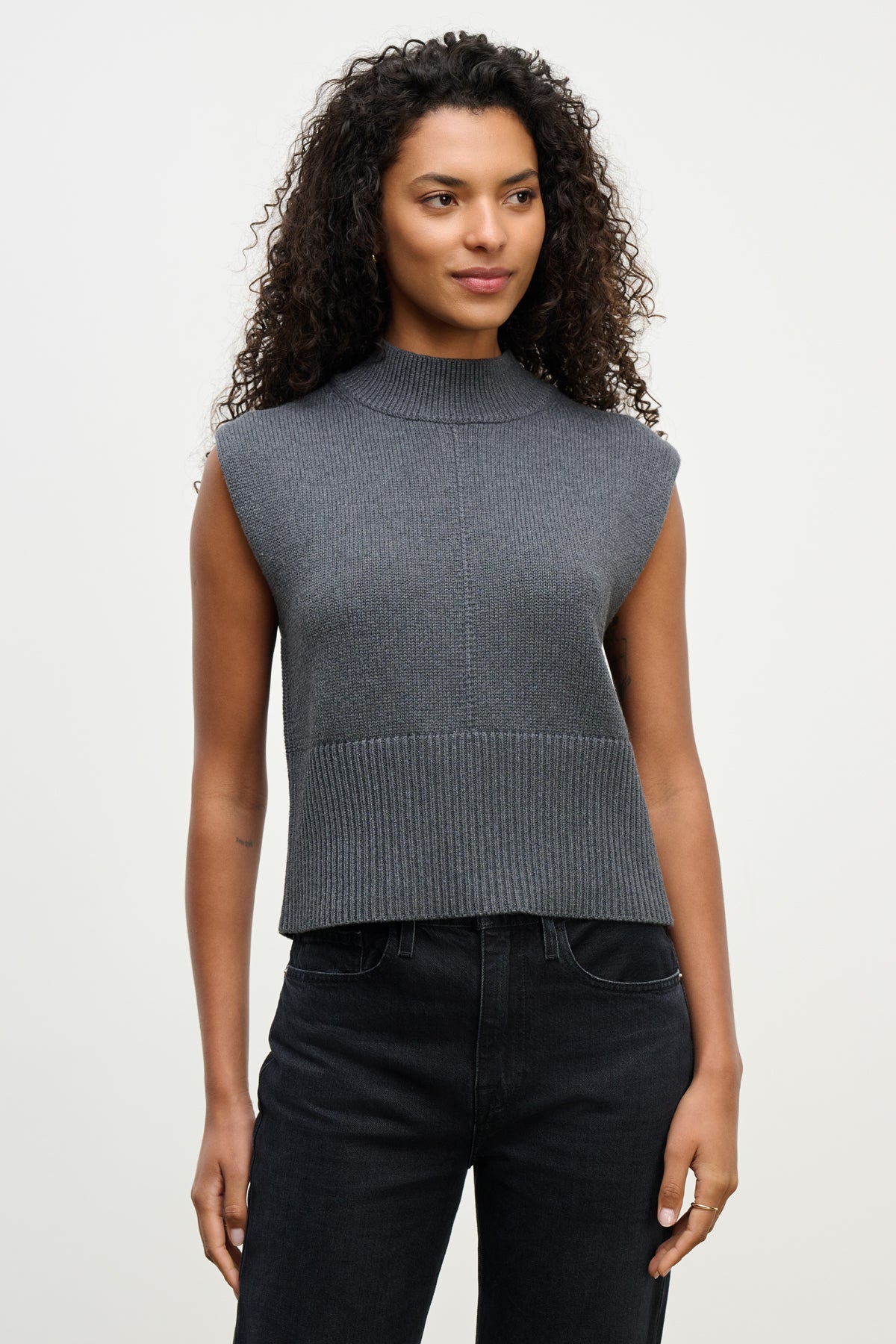 ELECTRA SWEATER VEST