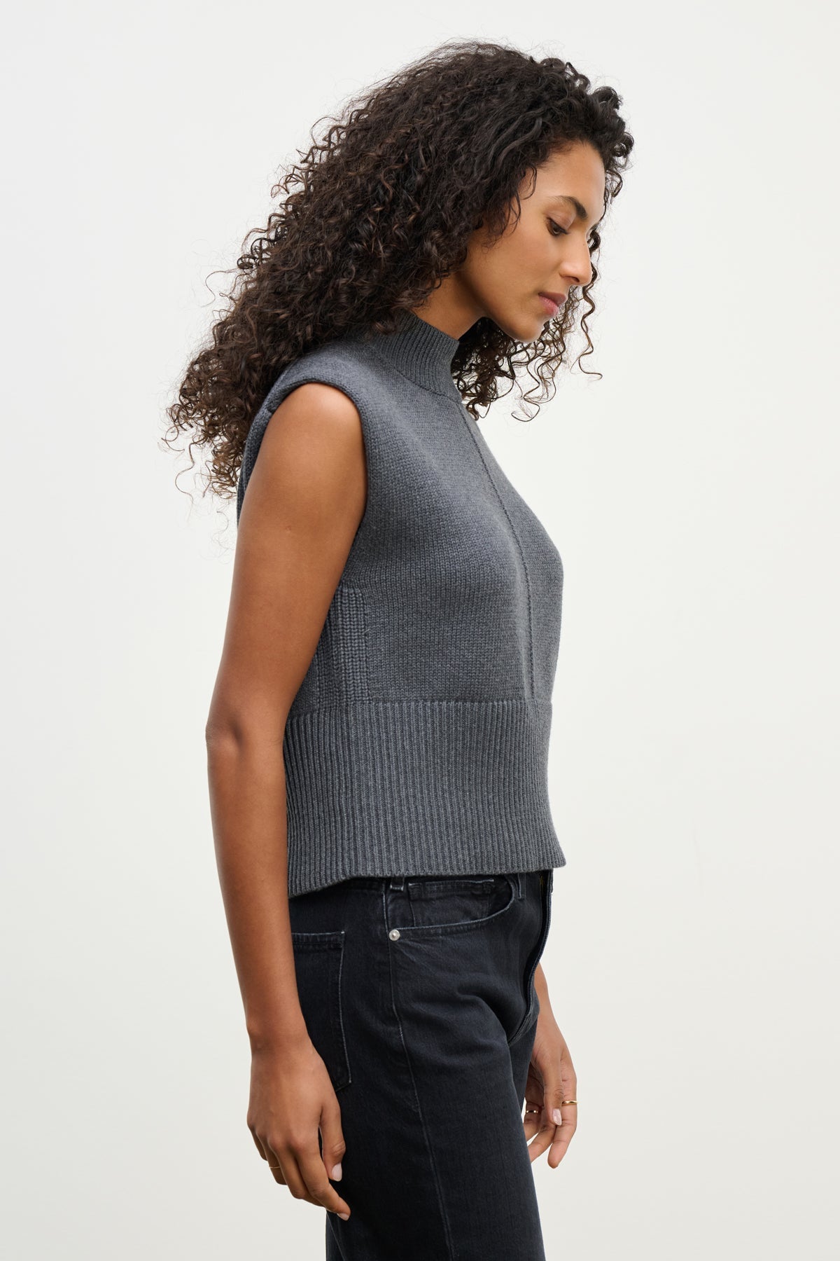 ELECTRA SWEATER VEST