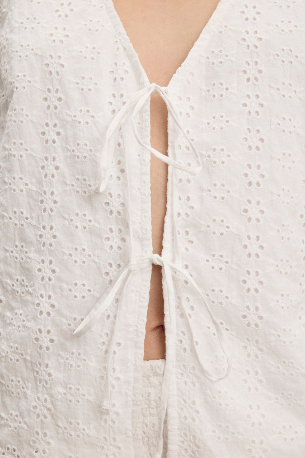 AVA EYELET TOP