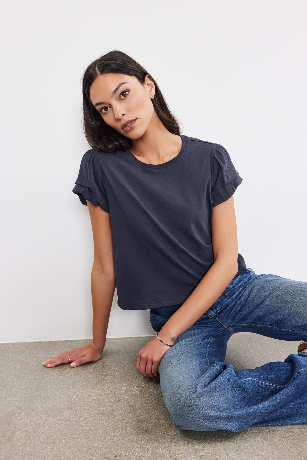 DELLA TEE