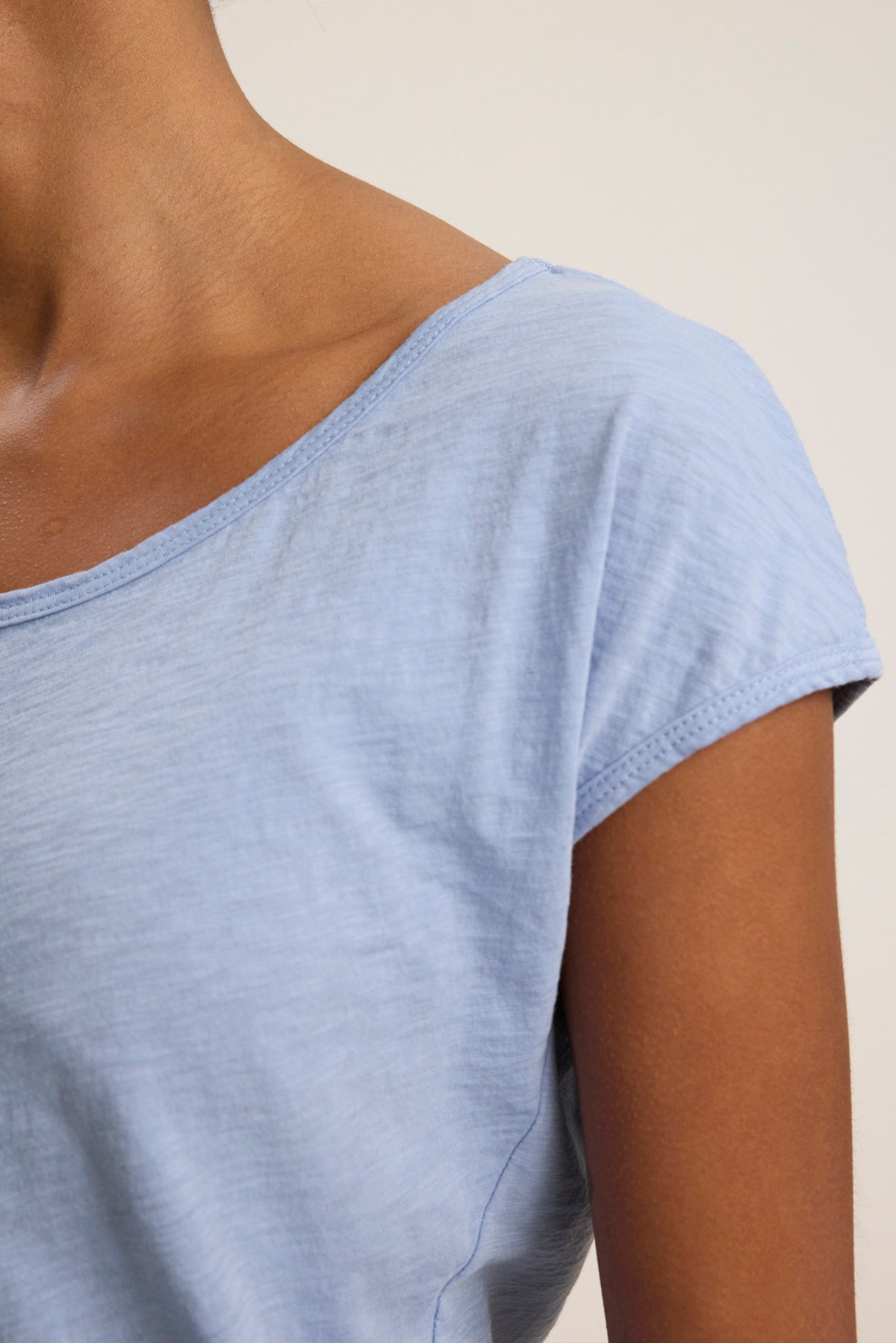 VIVIENNE TEE