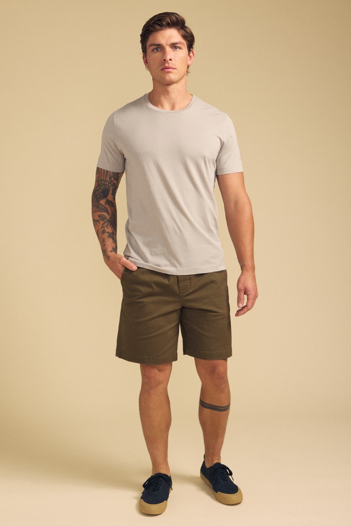HOWARD TEE