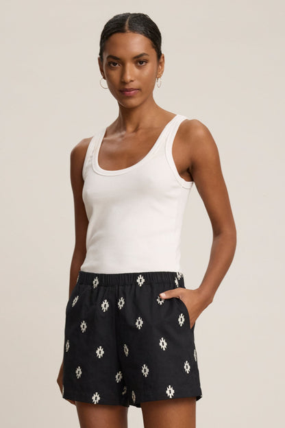 DAPHNE SHORT