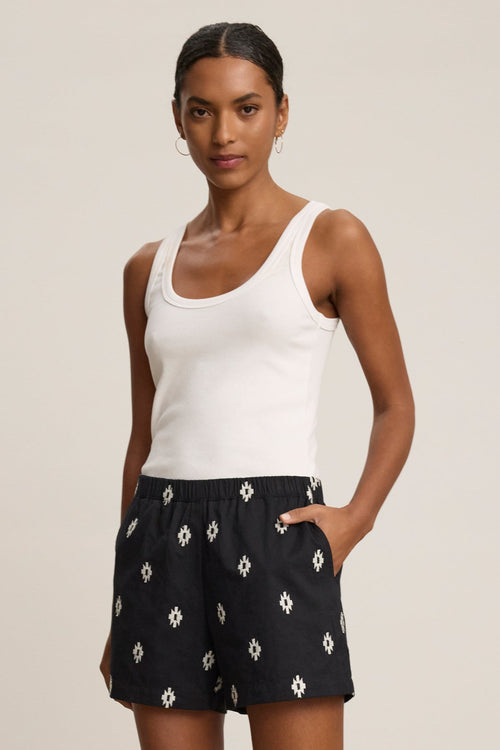 DAPHNE SHORT