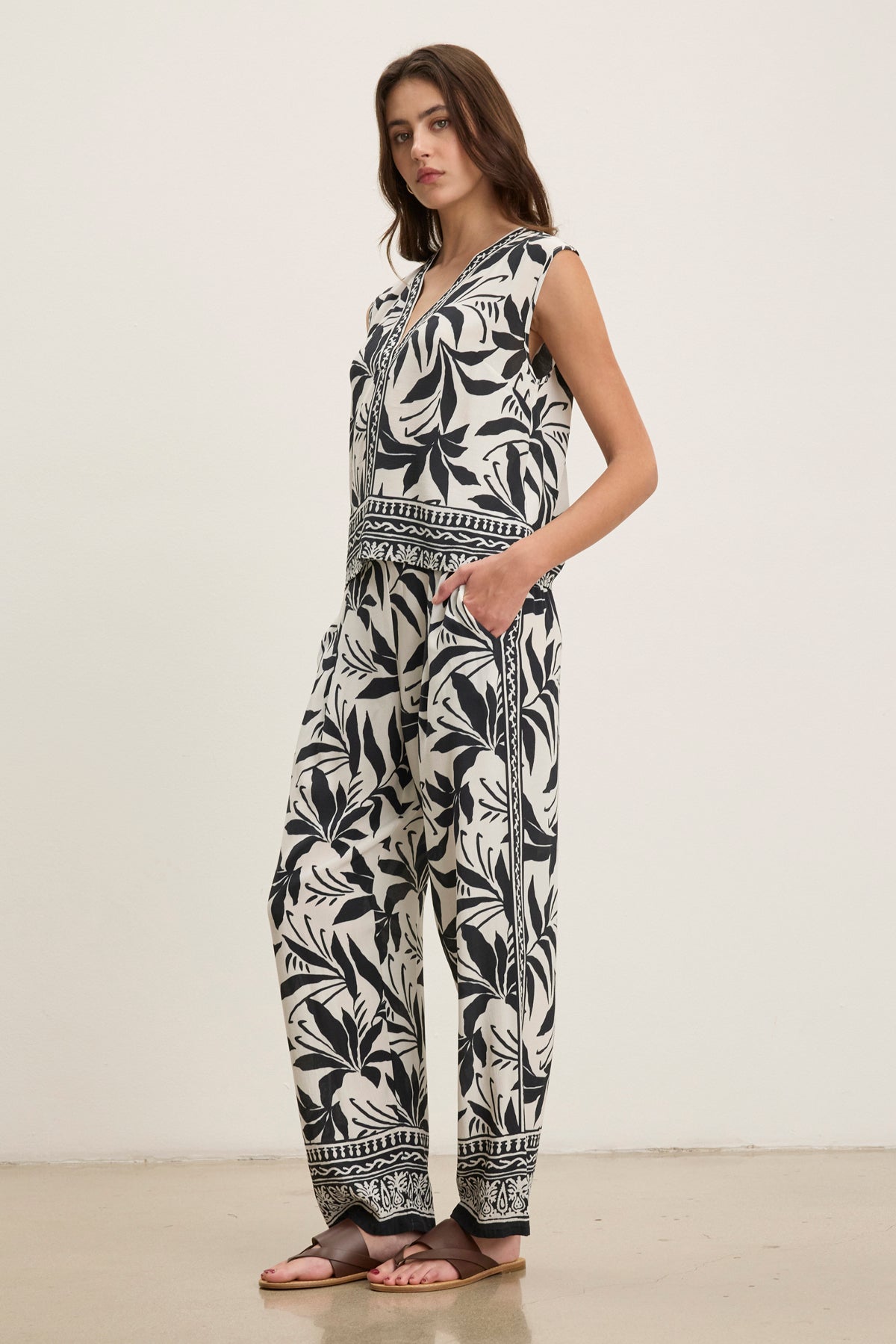 CLAUDIA PANT