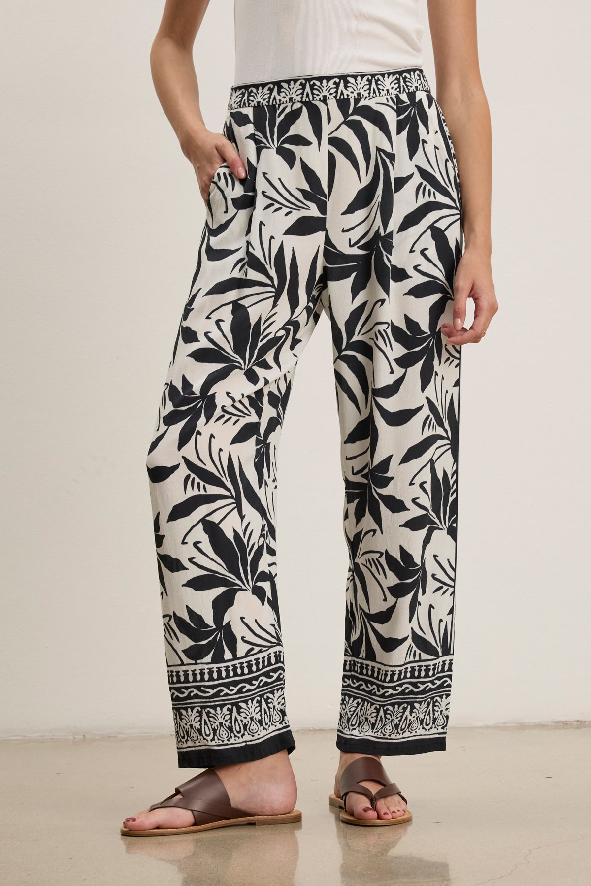 CLAUDIA PANT