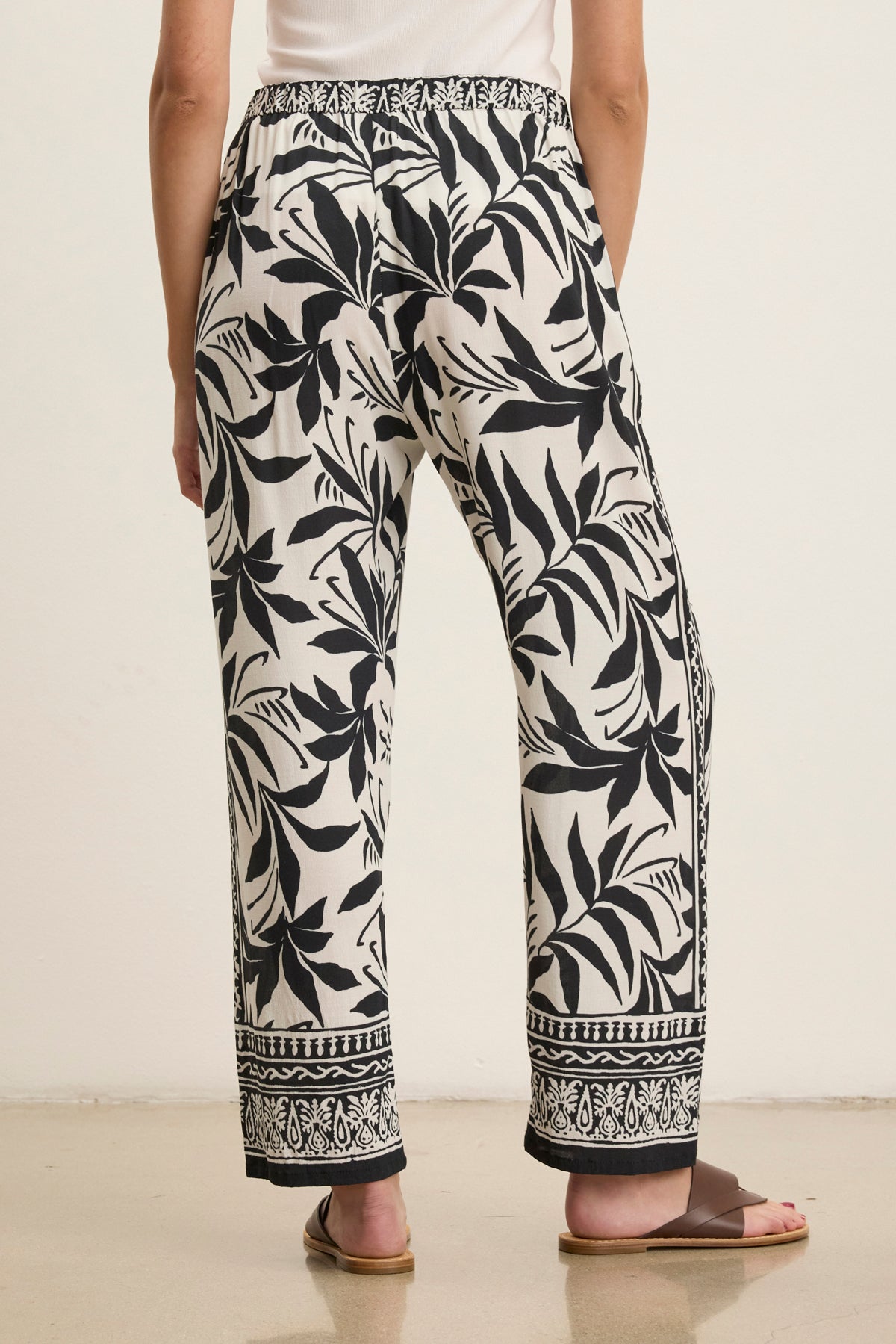 CLAUDIA PANT