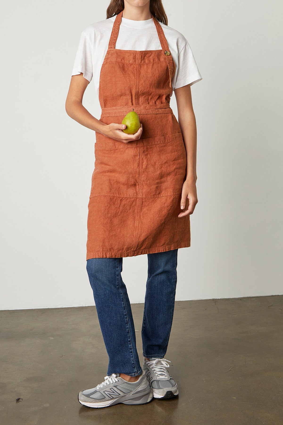 LINEN APRON