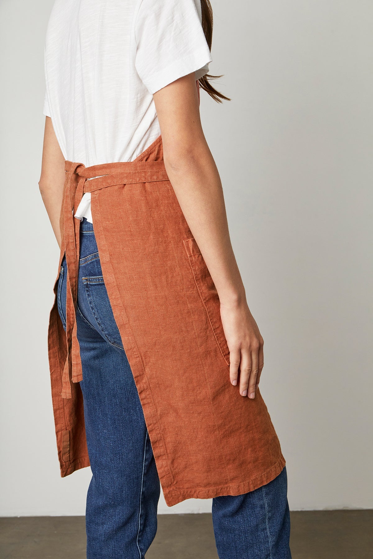 LINEN APRON