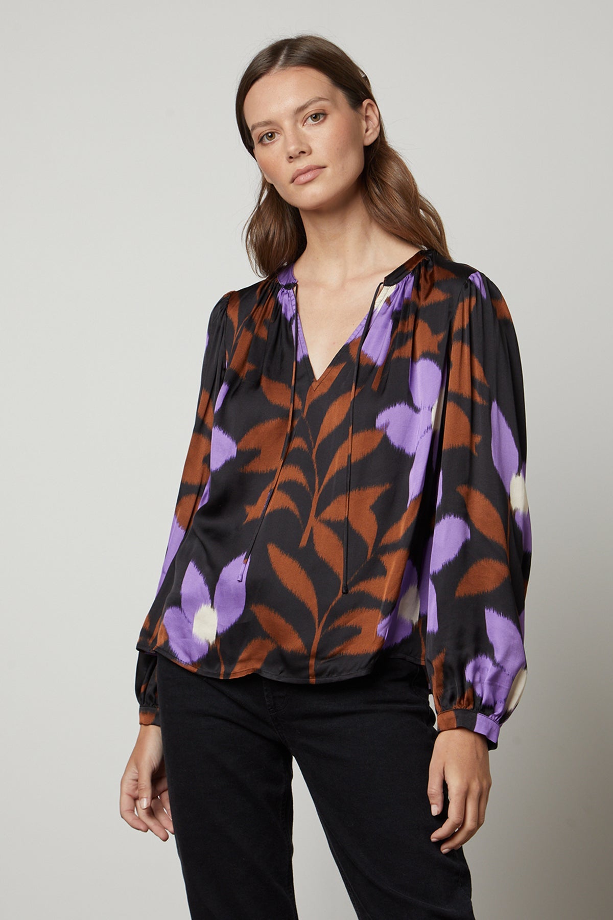 ISRA PRINTED V-NECK BLOUSE