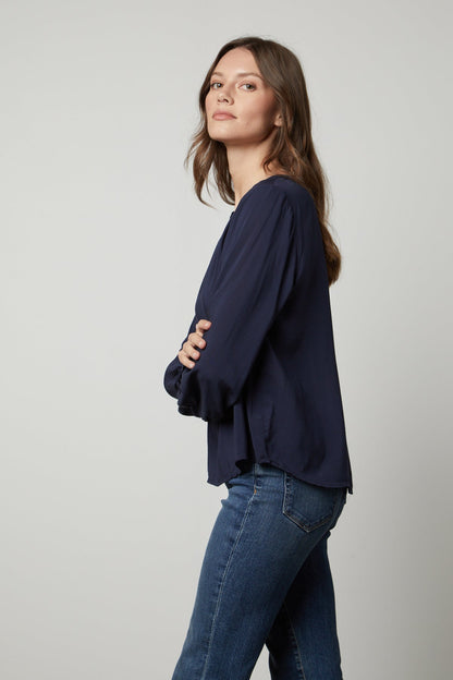 POSIE SPLIT NECK BLOUSE