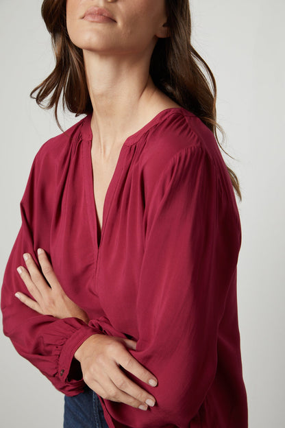 POSIE SPLIT NECK BLOUSE