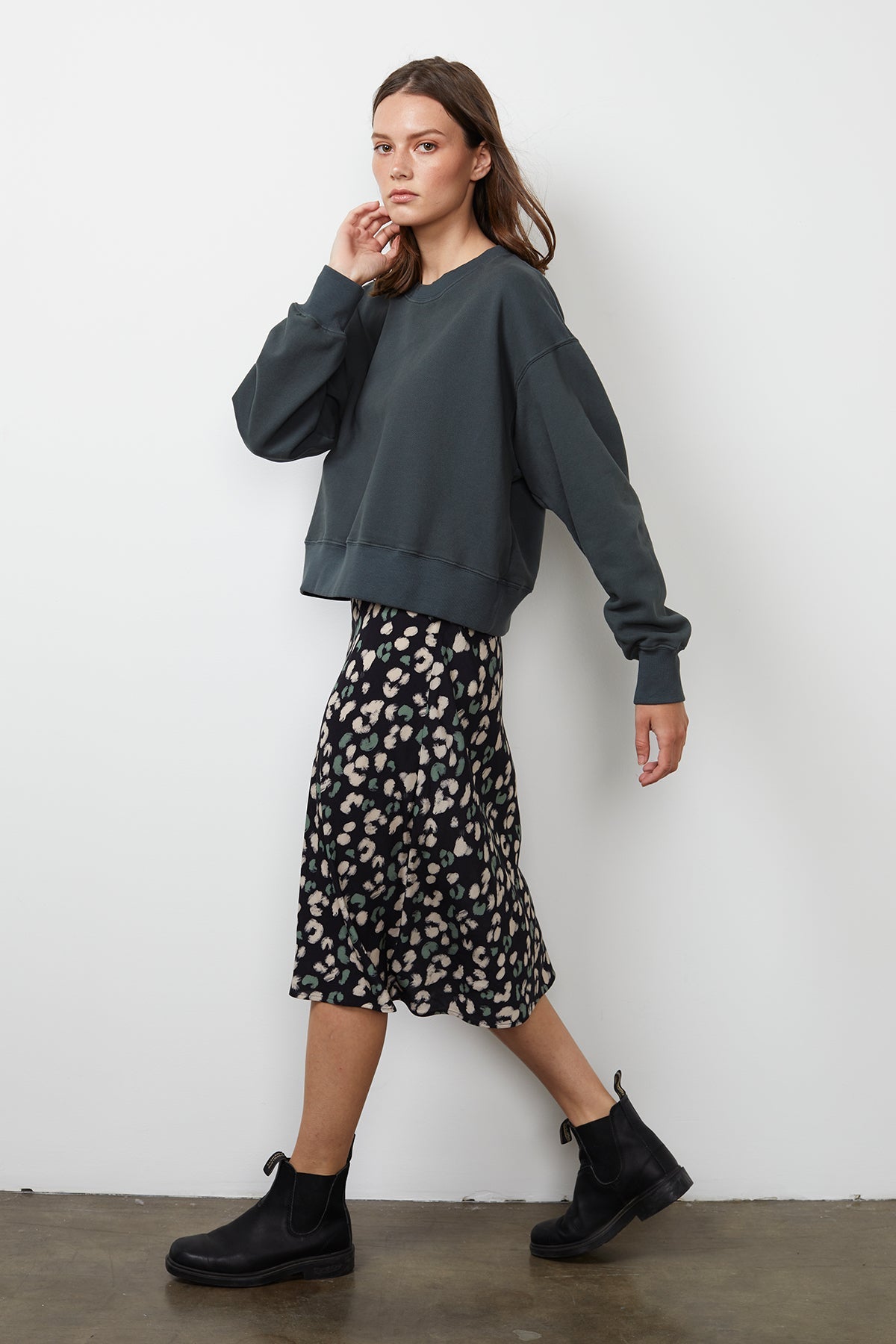 NELLA OVERSIZED SWEATSHIRT