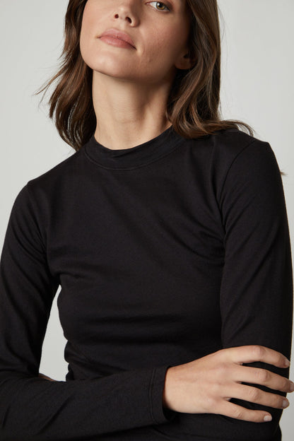 LINNY MOCK NECK TEE
