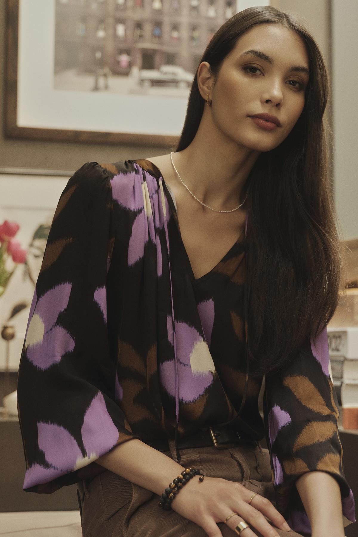 ISRA PRINTED V-NECK BLOUSE