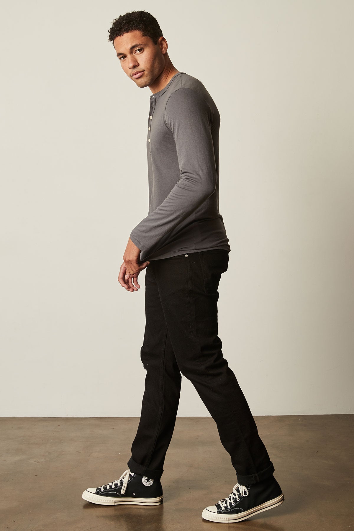 ALVARO HENLEY
