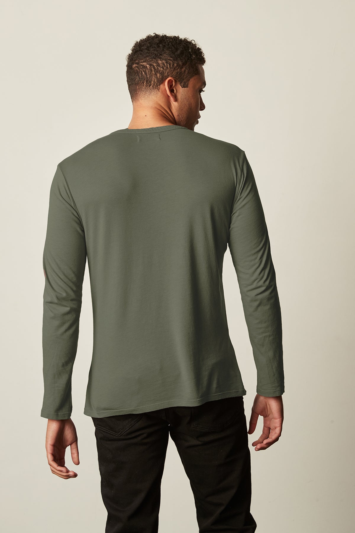 ALVARO HENLEY