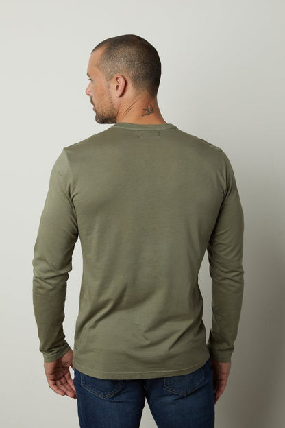 ALVARO HENLEY