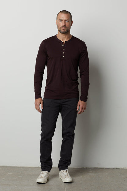 ALVARO HENLEY