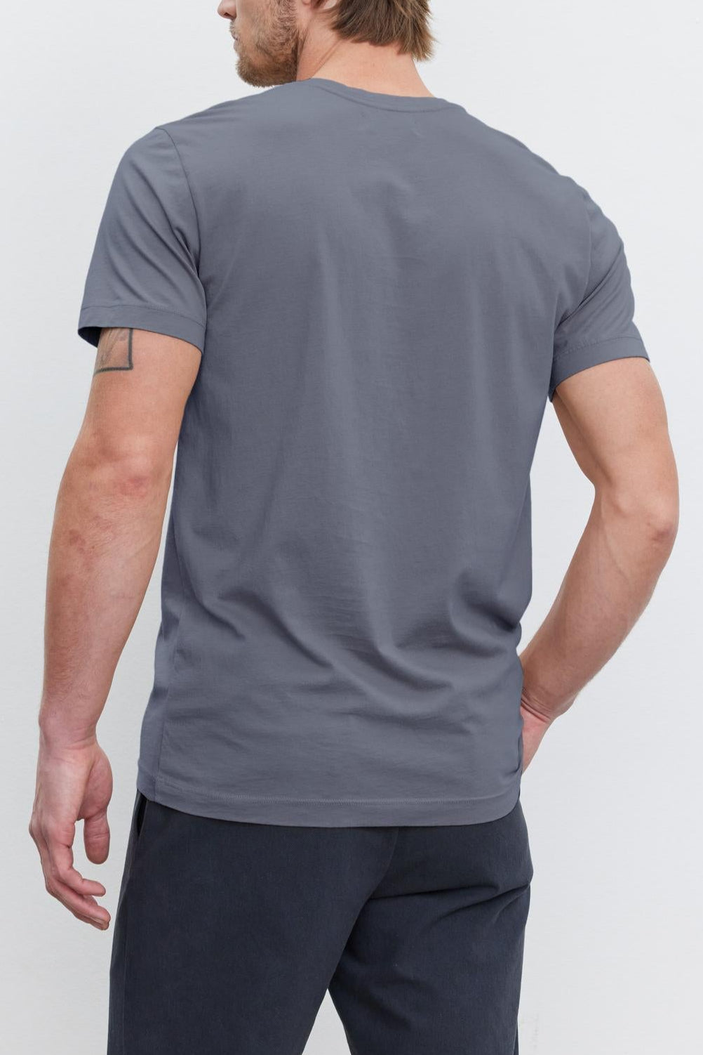 HOWARD TEE