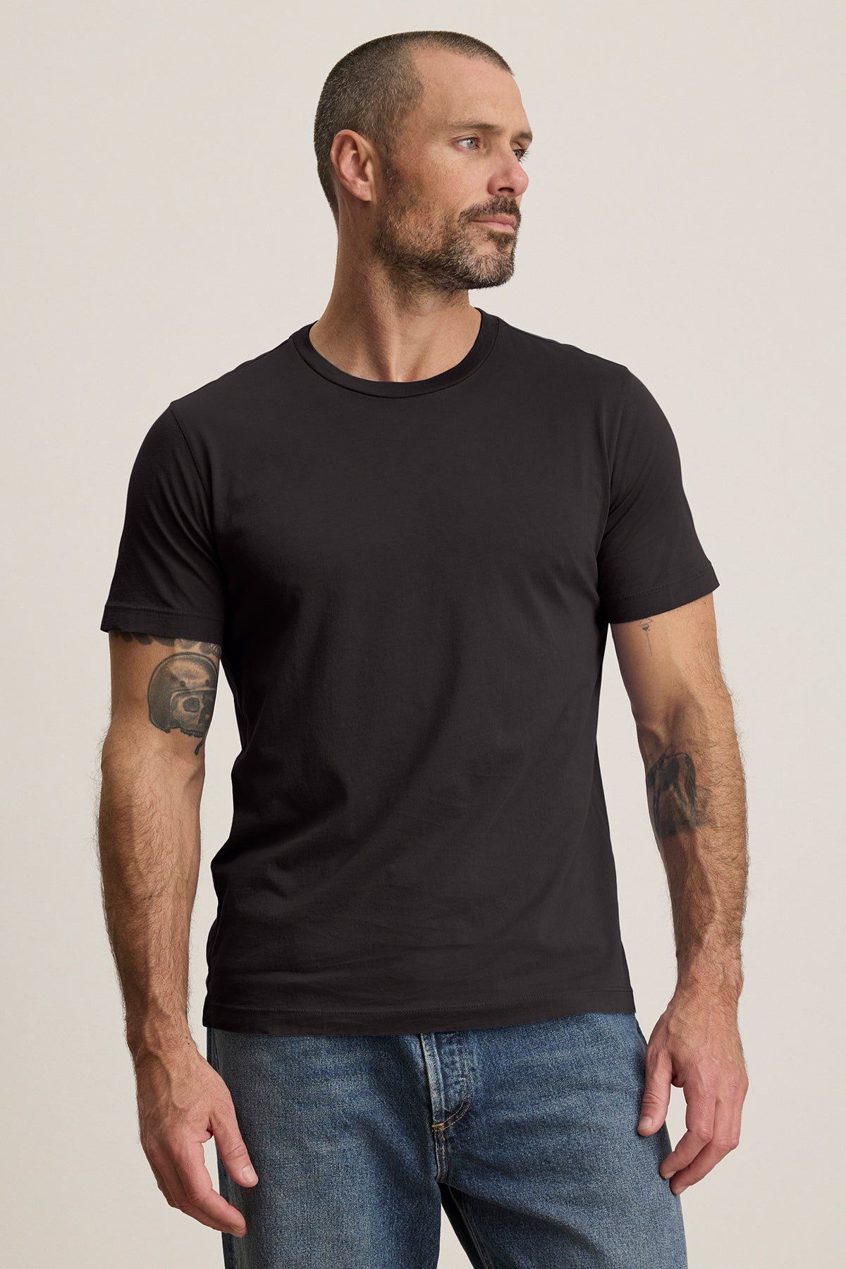 HOWARD TEE