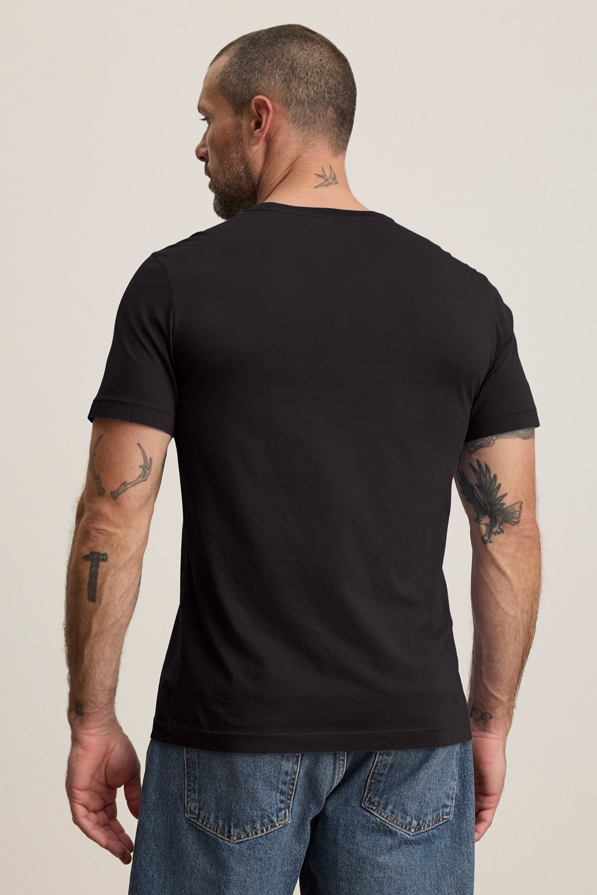 HOWARD TEE