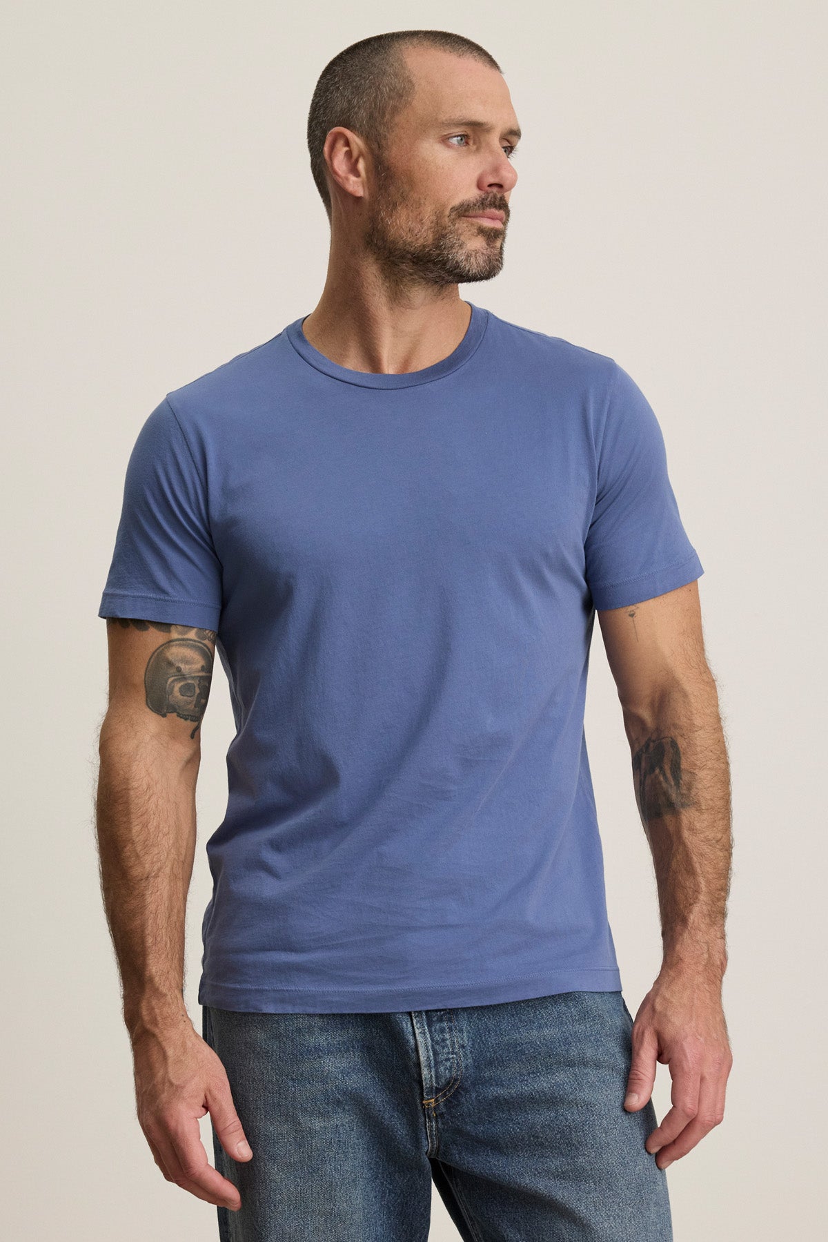 HOWARD TEE