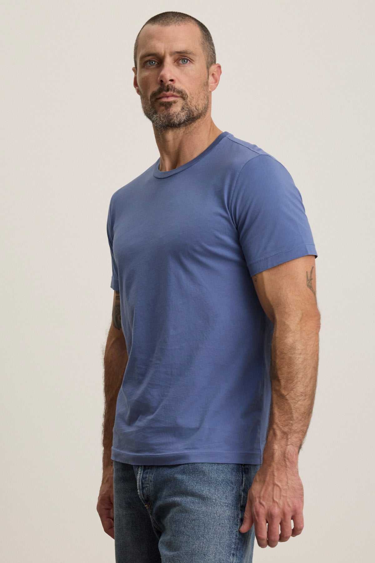 HOWARD TEE
