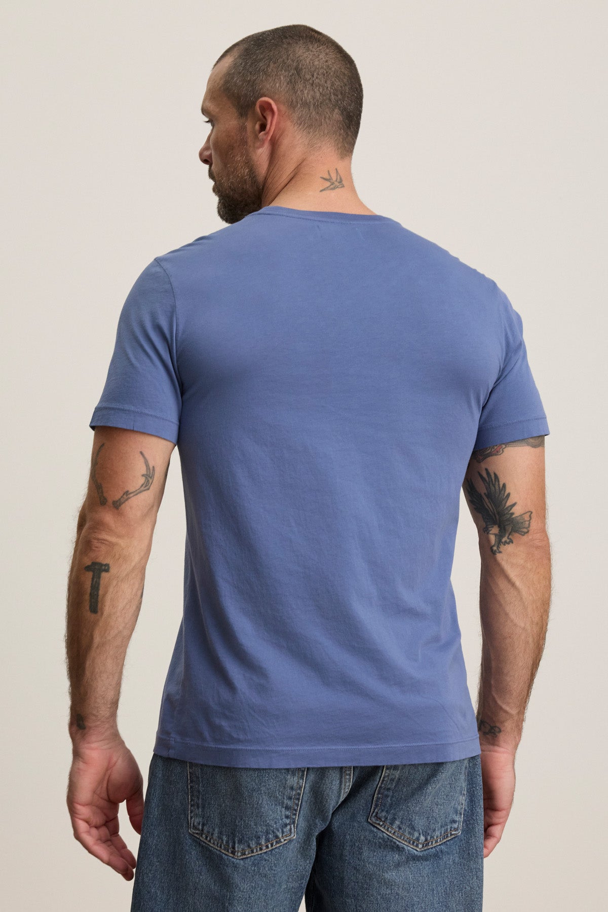 HOWARD TEE