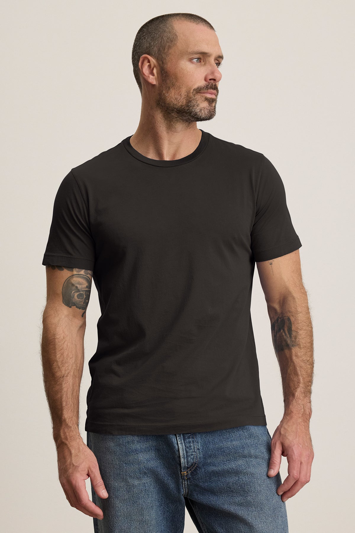 HOWARD TEE