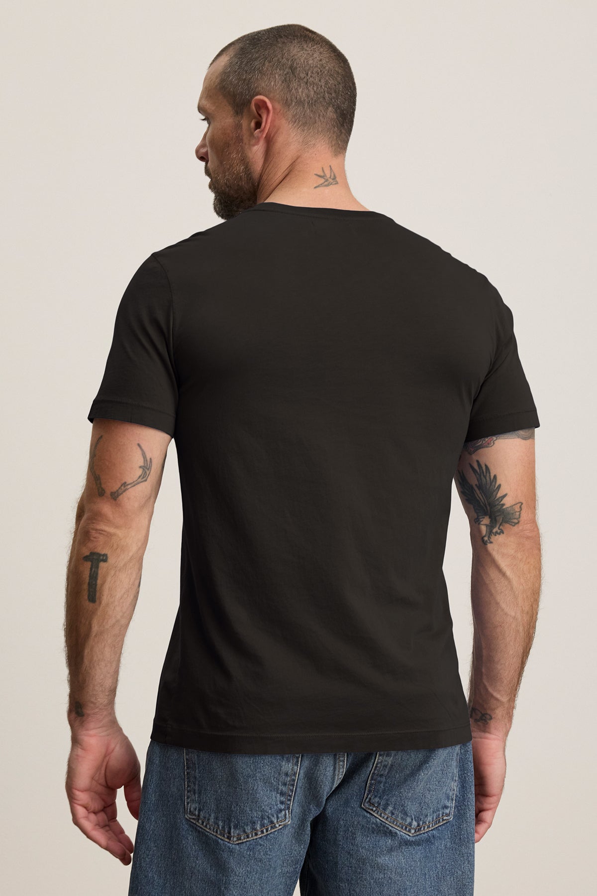 HOWARD TEE
