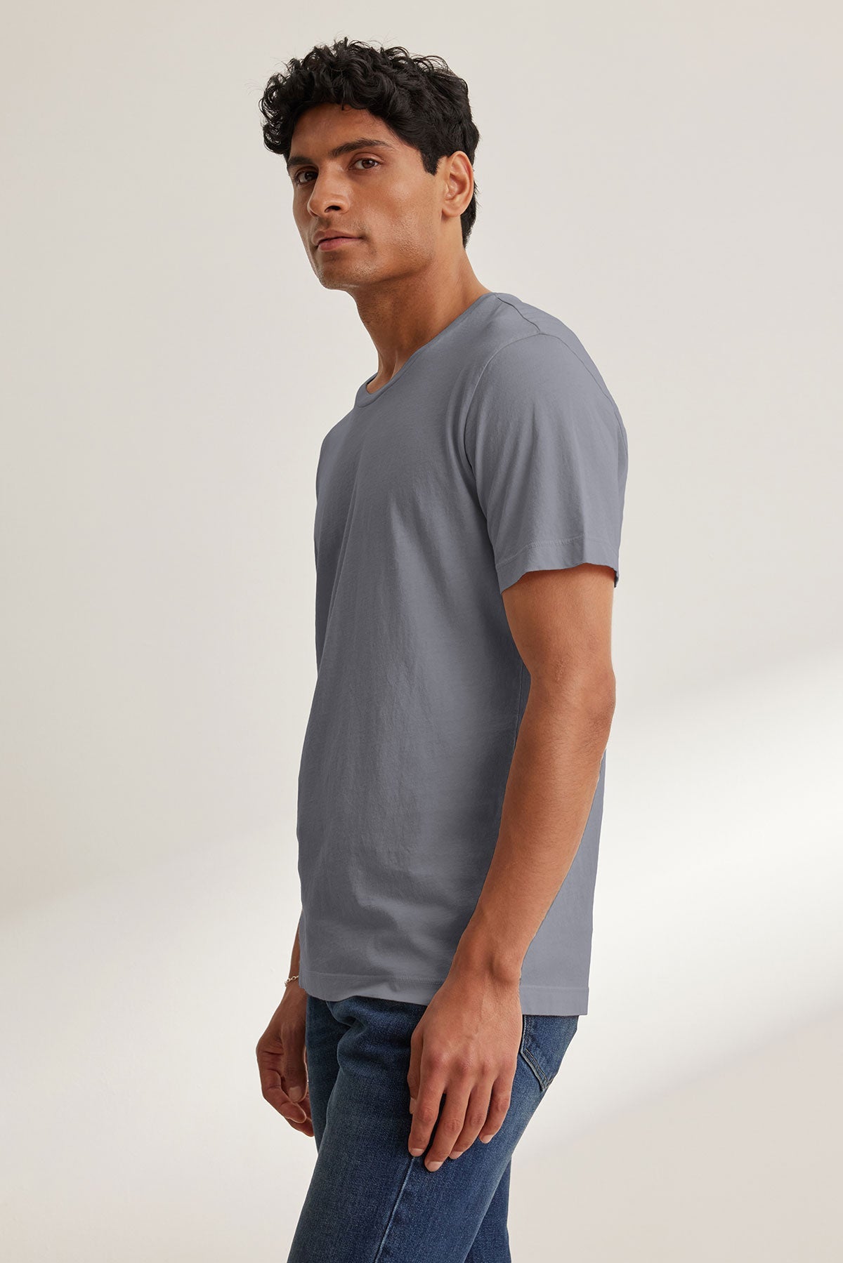 HOWARD TEE