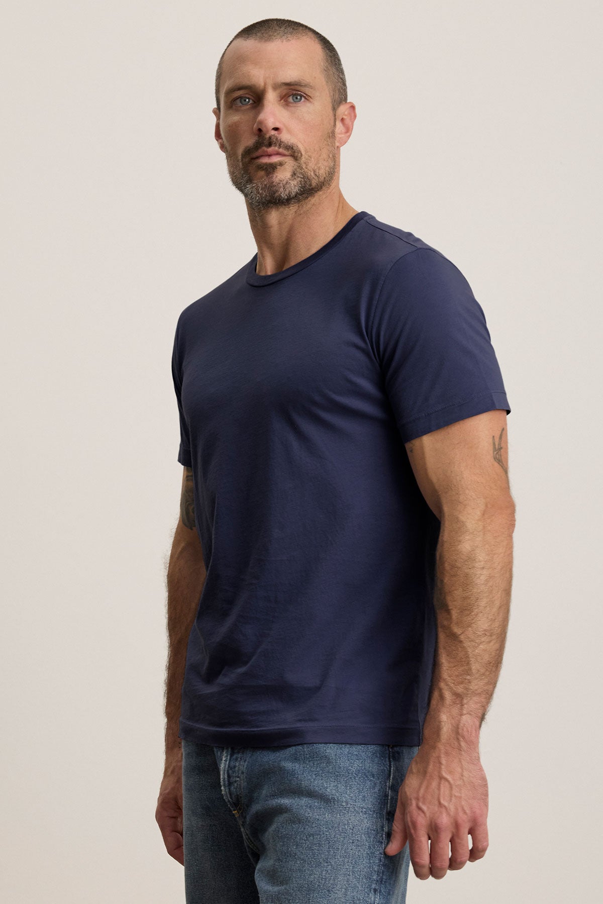 HOWARD TEE