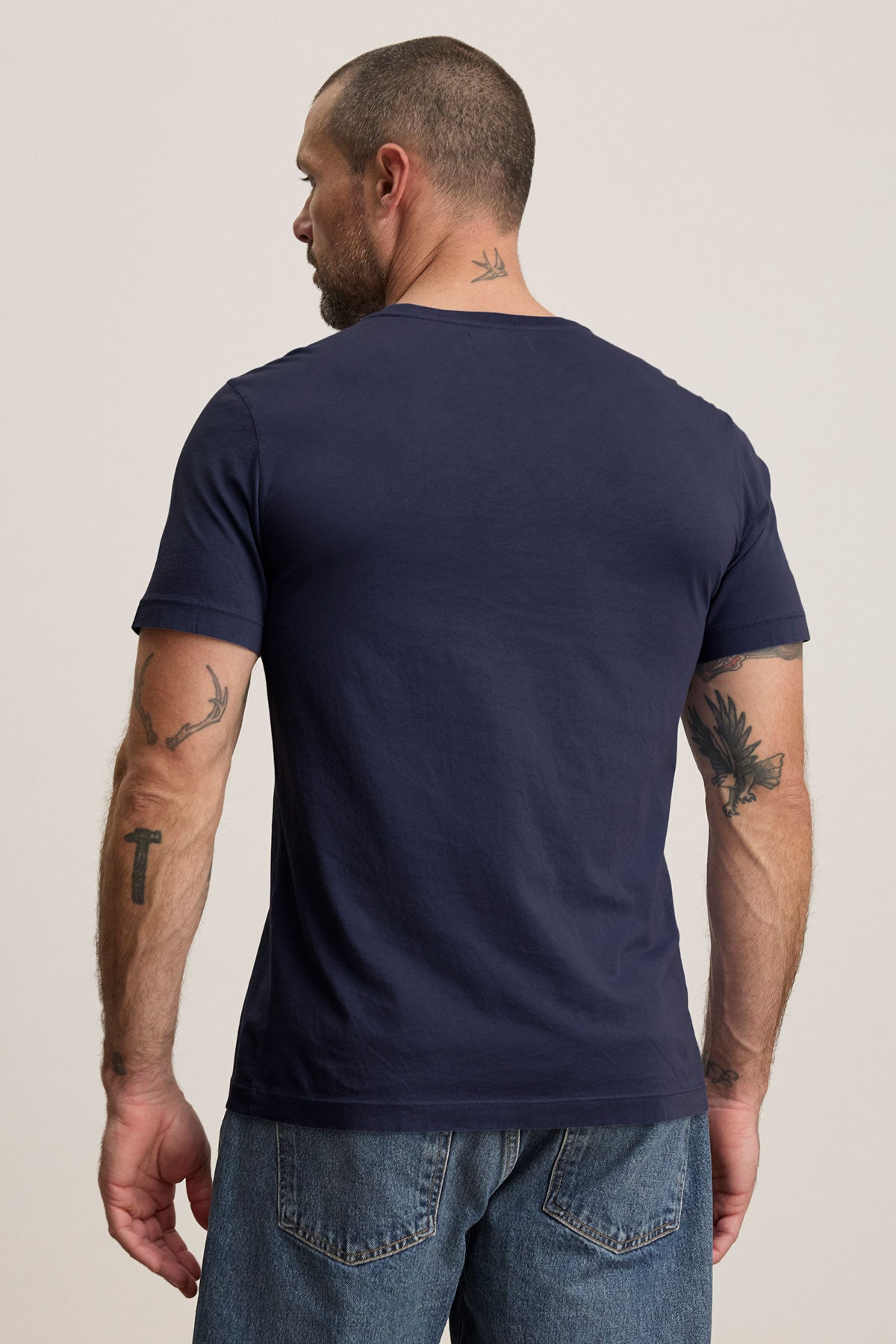 HOWARD TEE