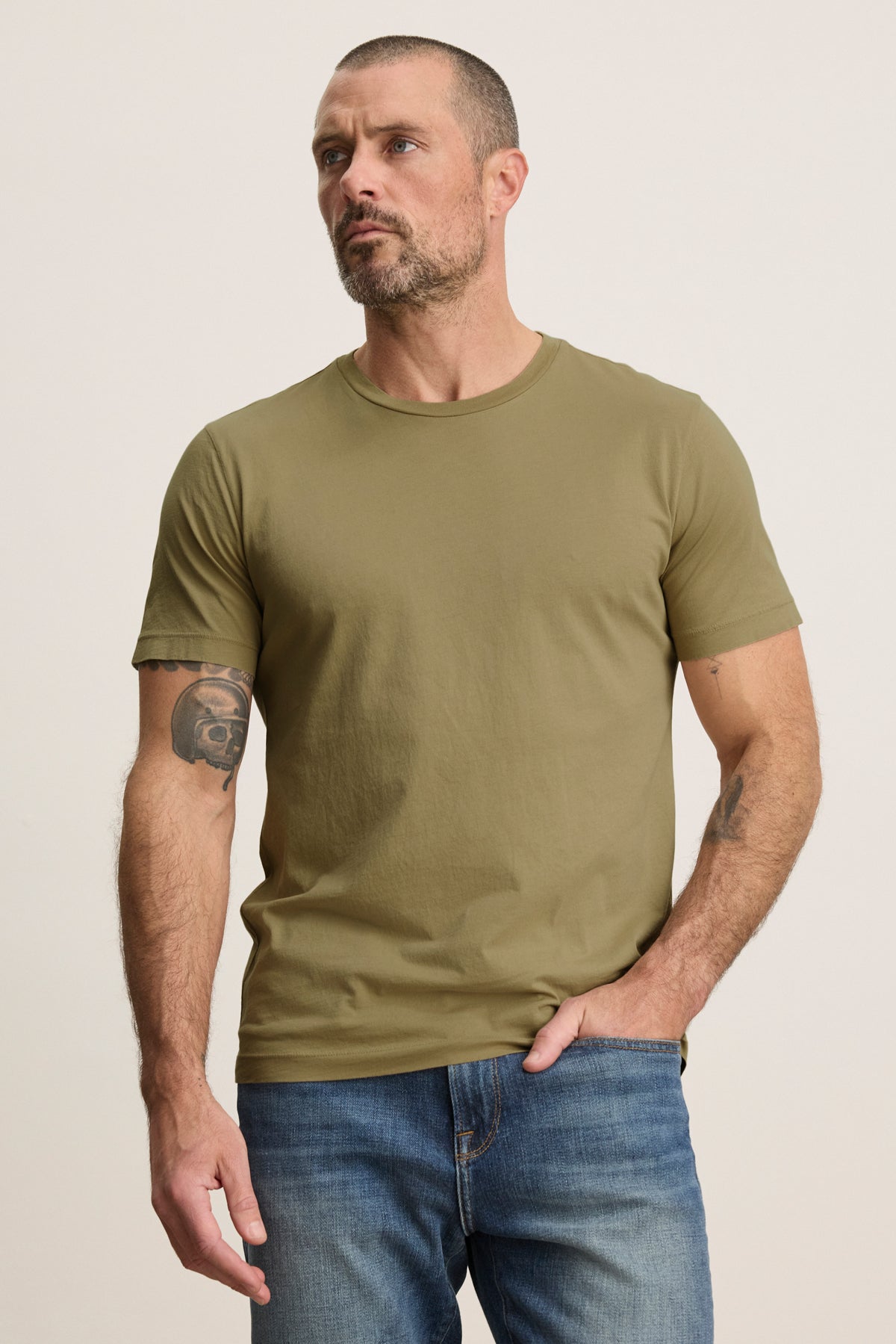 HOWARD TEE