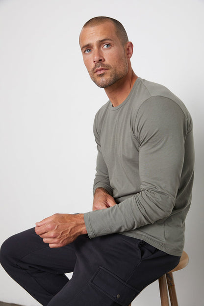 SKEETER WHISPER CLASSIC CREW NECK TEE