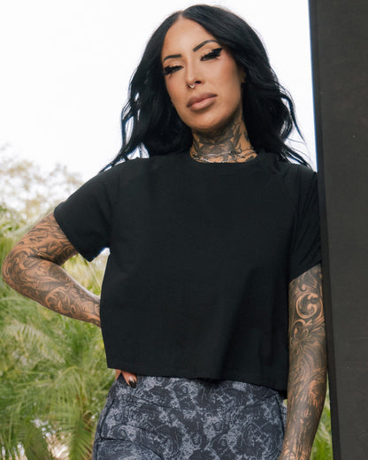 Women's Essential Cropped Tee - Black