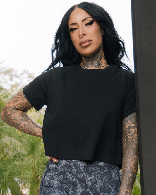Women's Essential Cropped Tee - Black